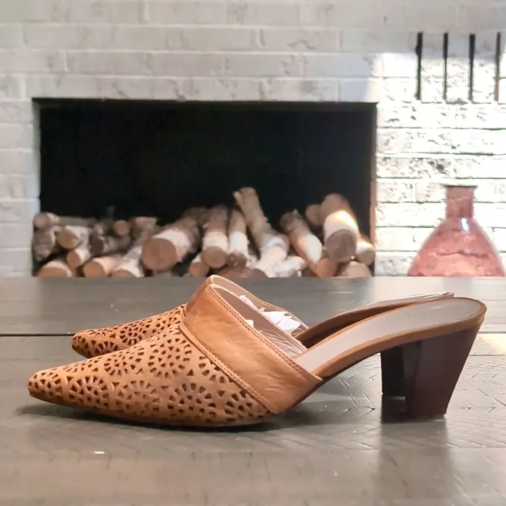 Pollini Leather Laser Cut Tan Leather Heeled Pointer Mules Sz 37